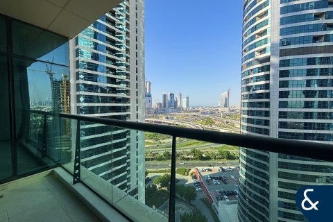 Apartment in Jumeirah Lake Towers, Dubai 2 bedrooms, 153 sq.m. № 74994 - photo 1
