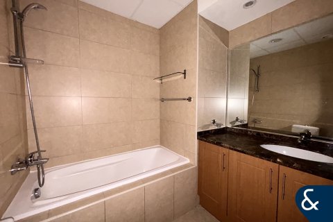 Apartment in Jumeirah Lake Towers, Dubai 2 bedrooms, 153 sq.m. № 74994 - photo 9