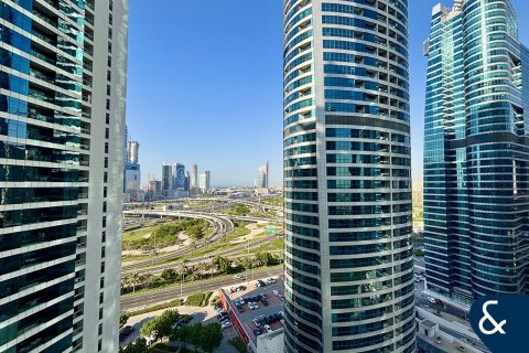 Apartment in Jumeirah Lake Towers, Dubai 2 bedrooms, 153 sq.m. № 74994 - photo 6