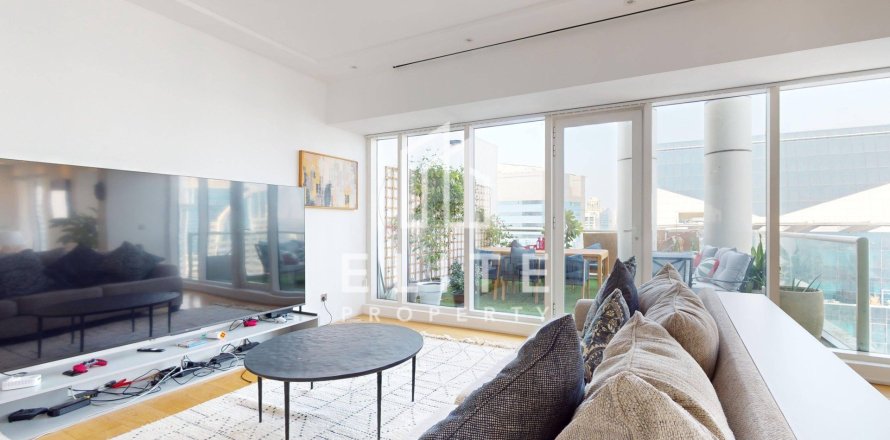 Apartment in Dubai 5 bedrooms, 333 sq.m. № 85519