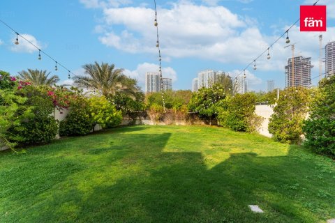 Villa en Dubai, 4 dormitorios, 569.9 m², № 55888 - foto 3