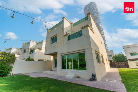 Villa en Dubai, 4 dormitorios, 569.9 m², № 55888 - foto 1