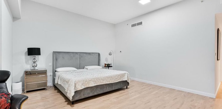 Квартира в Дубае, 4 спальни, 252м², № 115312