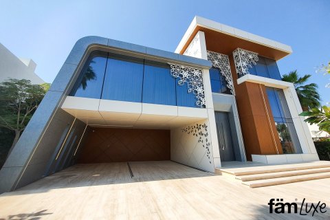 Villa à Palm Jumeirah, Dubai, 6 chambres, 903.8 m², № 7585 - photo 1