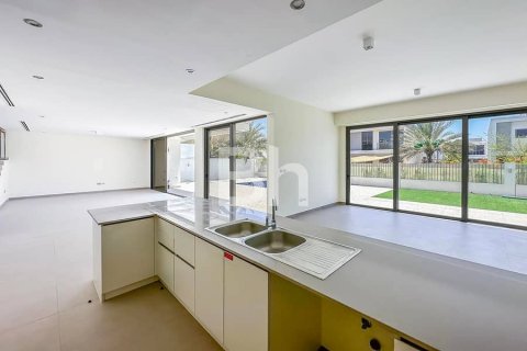 Снять в аренду виллу в Дубай Хилс Эстейт, Дубай: 5 спален, 538м², № 57281 - фото 2