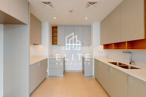 Apartment in Dubai 3 bedrooms, 146 sq.m. № 42157 - photo 6