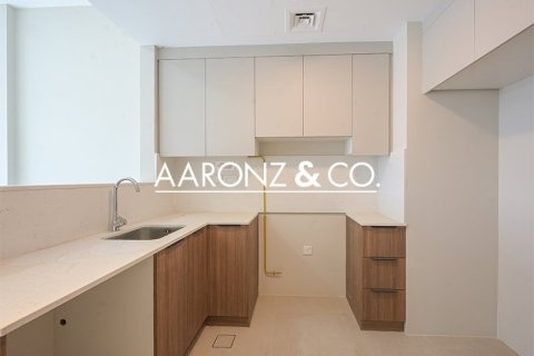 Apartment in Rukan, Dubai 3 bedrooms, 131 sq.m. № 95988 - photo 13