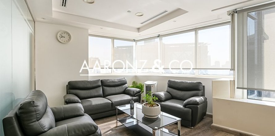 Офис в Бизнес-Бэе, Дубай, 95м², № 95982