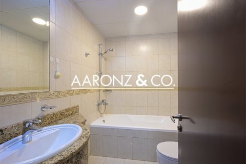 Купить квартиру в Дубай Марине, Дубай: 2 спальни, 110м², № 95986 - фото 12