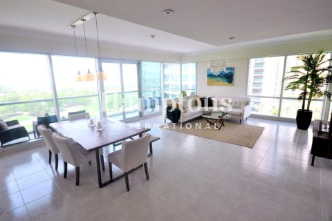 Apartment in The Views 1, The Views, Dubai 2 bedrooms, 143.62803800 sq.m. № 137414 - photo 4