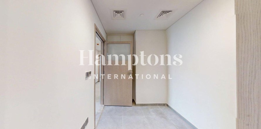 Apartment in Marasi Business Bay, Business Bay, Dubai 4 bedrooms, 249.723 sq.m. № 137416