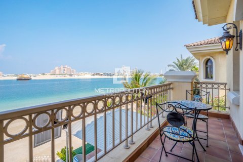 Снять в аренду виллу в Garden Homes, Пальма Джумейра, Дубай: 4 спальни, 624м², № 73160 - фото 22