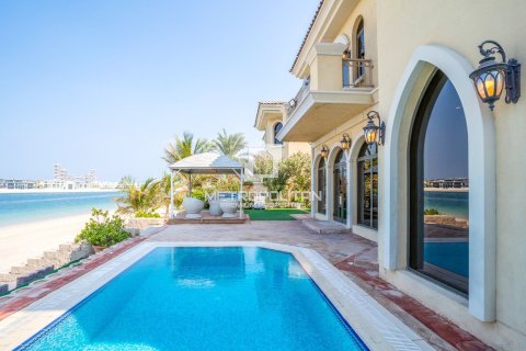 Снять в аренду виллу в Garden Homes, Пальма Джумейра, Дубай: 4 спальни, 624м², № 73160 - фото 4