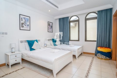 Снять в аренду виллу в Garden Homes, Пальма Джумейра, Дубай: 4 спальни, 624м², № 73160 - фото 14