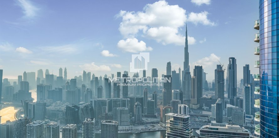 Apartment in DAMAC Towers by Paramount, Business Bay, Dubai 3 bedrooms, 162 sq.m. № 73173
