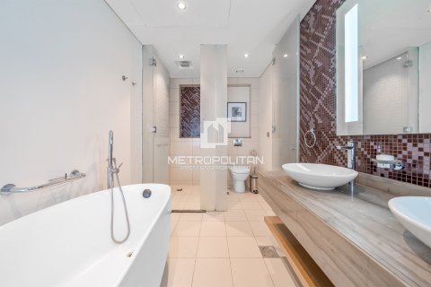 Apartment in DAMAC Towers by Paramount, Business Bay, Dubai 3 bedrooms, 162 sq.m. № 73173 - photo 12