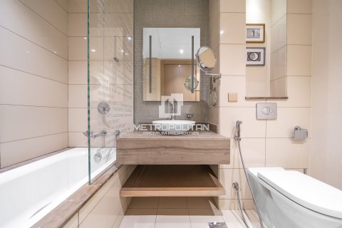 Apartment in DAMAC Towers by Paramount, Business Bay, Dubai 3 bedrooms, 162 sq.m. № 73173 - photo 21