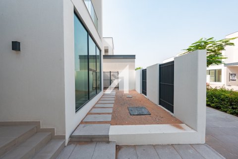 Villa en Arabian Ranches 3, Dubai, 4 dormitorios, 450 m², № 95224 - foto 2
