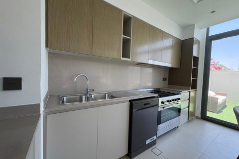 Townhouse in Dubai 4 bedrooms, 248 sq.m. № 109597 - photo 2
