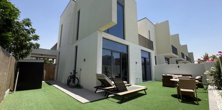 Townhouse in Dubai 4 bedrooms, 248 sq.m. № 109597