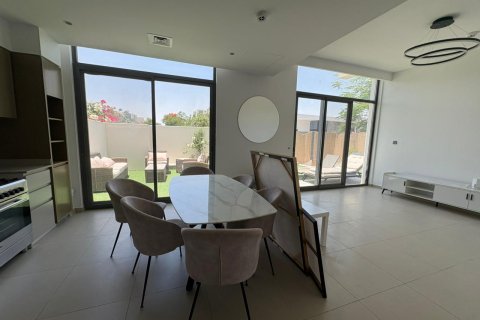 Townhouse in Dubai 4 bedrooms, 248 sq.m. № 109597 - photo 4