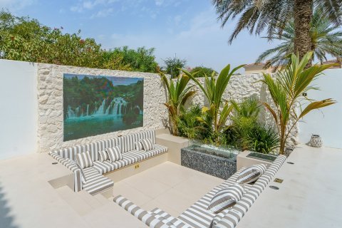 Villa à Dubai, 5 chambres, 409 m², № 109596 - photo 2