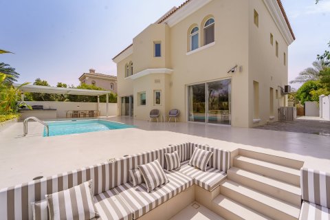 Villa à Dubai, 5 chambres, 409 m², № 109596