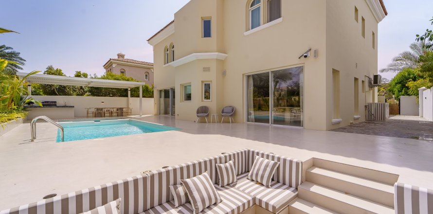 Villa à Dubai, 5 chambres, 409 m², № 109596