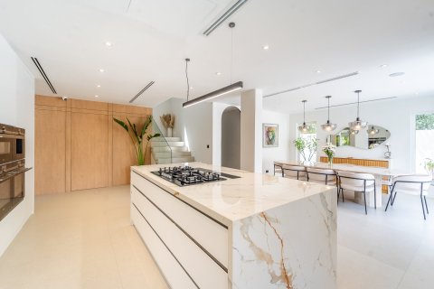 Villa à Dubai, 5 chambres, 409 m², № 109596 - photo 14