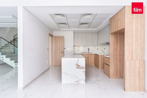 Villa à Al Furjan, Dubai, 5 chambres, 224 m², № 47517 - photo 1