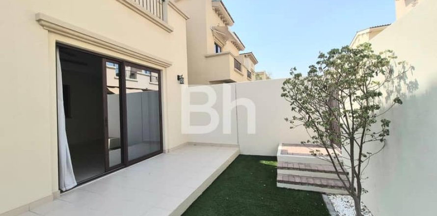 Таунхаус в Риме, Дубай, 4 спальни, 264м², № 57173