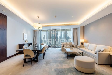 Apartamento en The Address Sky View Towers, Downtown Dubai (Downtown Burj Dubai), Dubai, 2 dormitorios, 157.84 m², № 136145 - foto 6