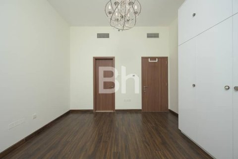Apartment in Jumeirah Village Triangle, Dubai 2 bedrooms, 184 sq.m. № 22172 - photo 19
