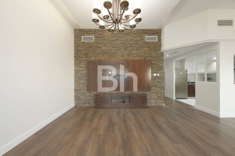 Apartment in Jumeirah Village Triangle, Dubai 2 bedrooms, 184 sq.m. № 22172 - photo 7