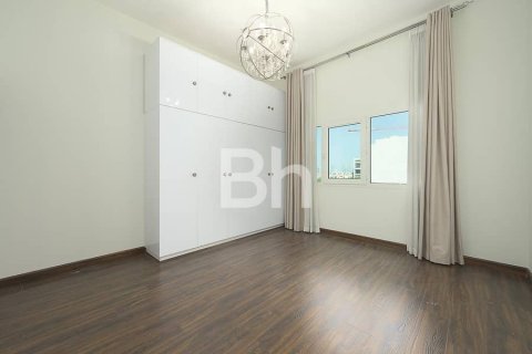 Apartment in Jumeirah Village Triangle, Dubai 2 bedrooms, 184 sq.m. № 22172 - photo 12