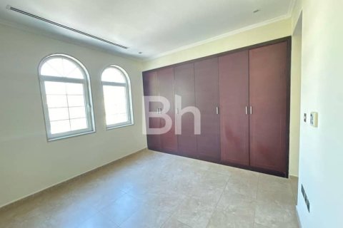 Villa en Jumeirah Park, Dubai, 3 dormitorios, 700 m², № 22176 - foto 5