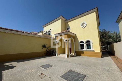 Villa en Jumeirah Park, Dubai, 3 dormitorios, 700 m², № 22176 - foto 2