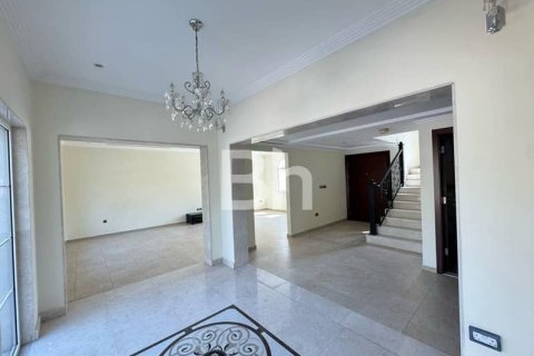 Villa en Jumeirah Park, Dubai, 3 dormitorios, 700 m², № 22176 - foto 1