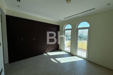 Villa en Jumeirah Park, Dubai, 3 dormitorios, 700 m², № 22176 - foto 6