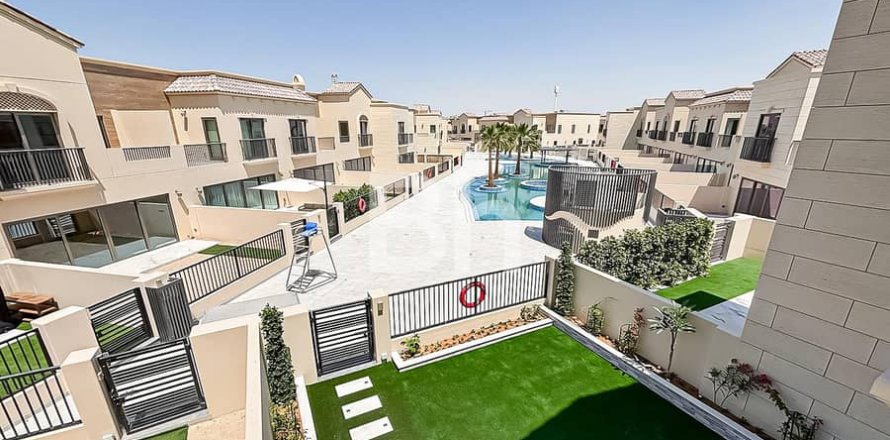 Adosado en Jumeirah Golf Estates, Dubai, 3 dormitorios, 204 m², № 22175
