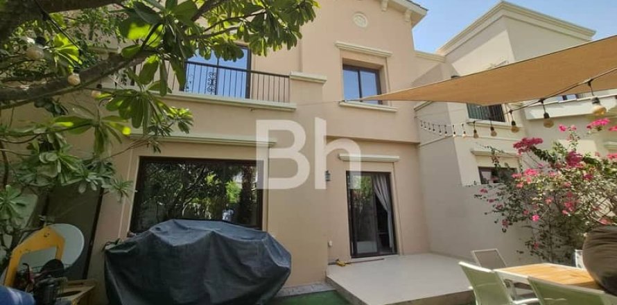 Вилла в Риме, Дубай, 3 спальни, 243м², № 57773