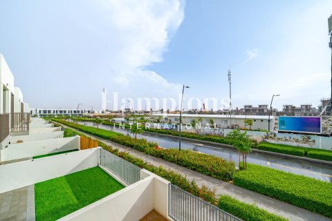 Снять в аренду таунхаус в The Valley, Дубай: 3 спальни, 173.99988676м², № 104669 - фото 3