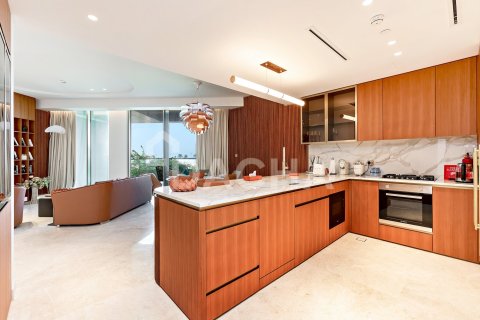 Квартира в Пальме Джумейре, Дубай, 2 спальни, 156м², № 104671