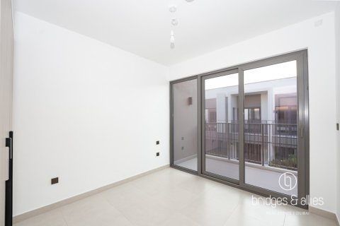 Снять в аренду виллу в Tilal Al Ghaf, Дубай: 3 спальни, 140м², № 90916 - фото 8