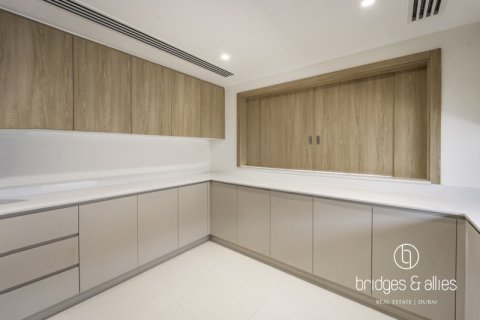 Снять в аренду виллу в Dubai South (Dubai World Central), Дубай: 5 спален, 372м², № 90914 - фото 7