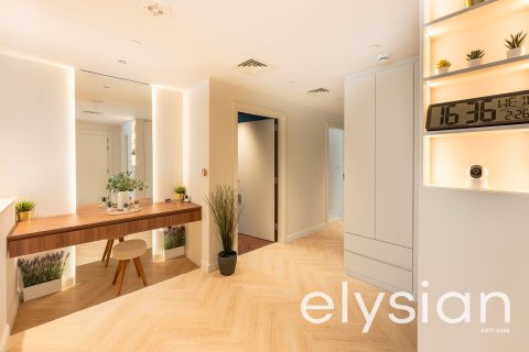 Купить квартиру в Дубай Марине, Дубай: 3 спальни, 215м², № 37886 - фото 9