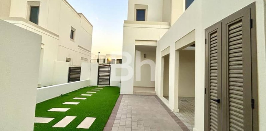 Maison de ville à Town Square, Dubai, 4 chambres, 220 m², № 21949