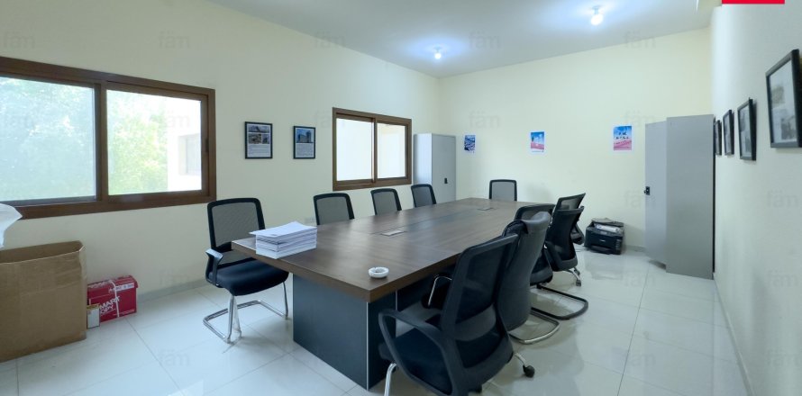Общежитие для рабочих в Дубае, 4176.4м², № 109250