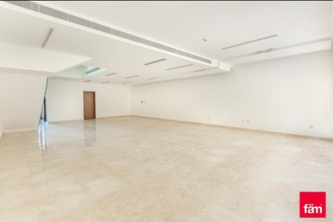 Снять в аренду виллу в Умм-Сукейме, Дубай: 4 спальни, 265.1м², № 69362 - фото 6