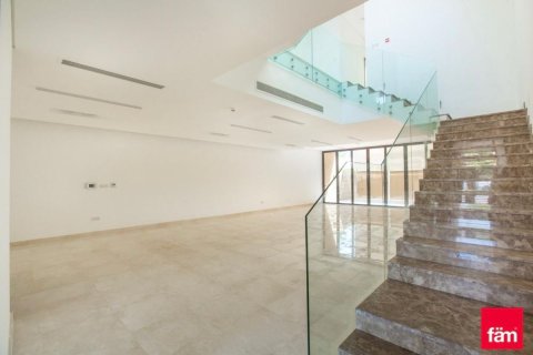 Снять в аренду виллу в Умм-Сукейме, Дубай: 4 спальни, 265.1м², № 69362 - фото 11